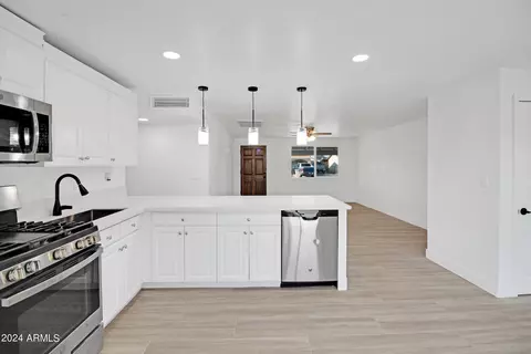 7409 W Roma Ave, Phoenix, AZ 85033 photo 9
