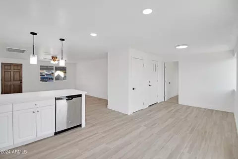 7409 W Roma Ave, Phoenix, AZ 85033 photo 7
