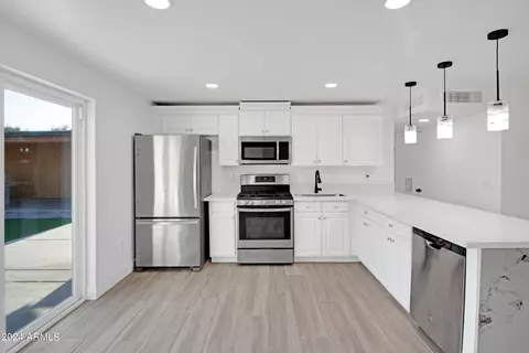 7409 W Roma Ave, Phoenix, AZ 85033 photo 10