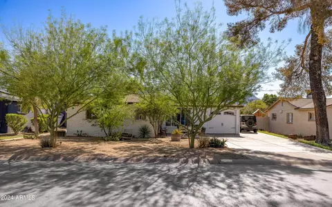 8329 N 5th St, Phoenix, AZ 85020