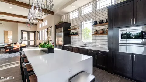 View/Area - 4535 E Walter Way, Phoenix, AZ 85050 photo 7 of 9
