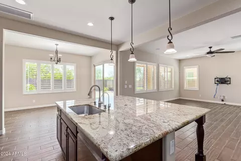 Kitchen - 4535 E Walter Way, Phoenix, AZ 85050 photo 3 of 5