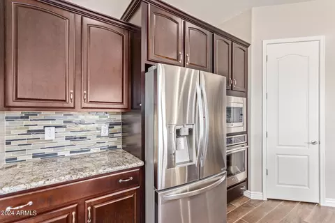 Kitchen - 4535 E Walter Way, Phoenix, AZ 85050 photo 5 of 5
