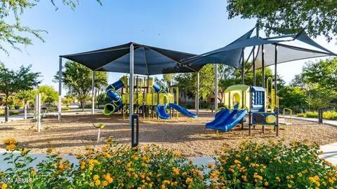 View/Area - 4535 E Walter Way, Phoenix, AZ 85050 photo 1 of 9