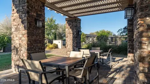 View/Area - 4535 E Walter Way, Phoenix, AZ 85050 photo 8 of 9