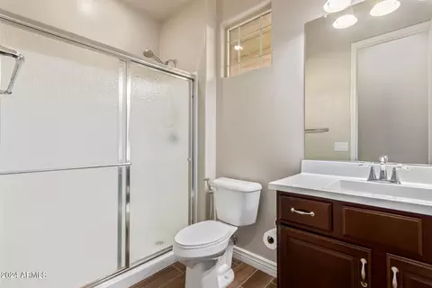Bath - 4535 E Walter Way, Phoenix, AZ 85050 photo 1 of 6
