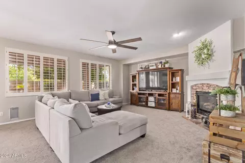 2124 S Stuart Ave, Gilbert, AZ 85295 photo 5
