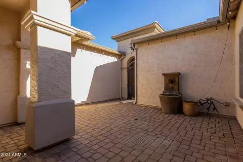 Exterior - 2982 E Derringer Way, Gilbert, AZ 85297 photo 4 of 17