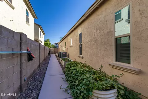 Exterior - 2982 E Derringer Way, Gilbert, AZ 85297 photo 11 of 17