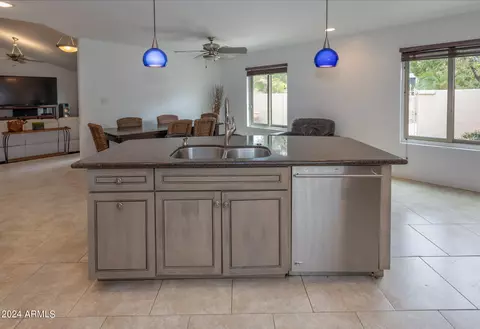 Kitchen - 1065 E Sandpiper Dr, Tempe, AZ 85283 photo 4 of 7
