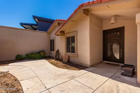 Exterior - 1065 E Sandpiper Dr, Tempe, AZ 85283 photo 5 of 21