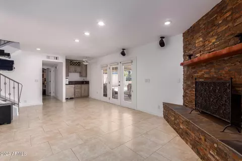 Living - 1065 E Sandpiper Dr, Tempe, AZ 85283 photo 4 of 6