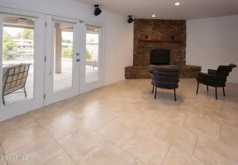 Living - 1065 E Sandpiper Dr, Tempe, AZ 85283 photo 6 of 6