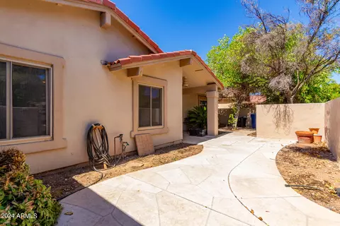 Exterior - 1065 E Sandpiper Dr, Tempe, AZ 85283 photo 4 of 21