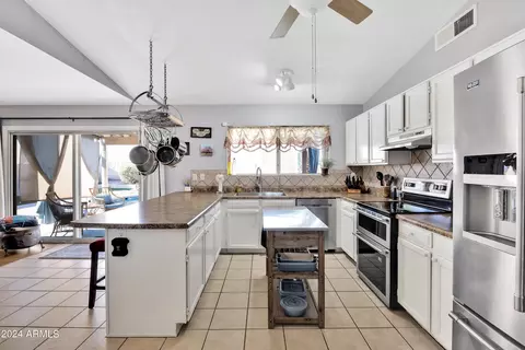 4764 E Olney Dr, Phoenix, AZ 85044 photo 6