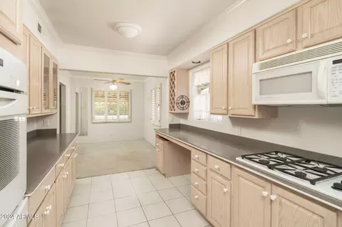 Kitchen - 3329 N 17th Dr, Phoenix, AZ 85015 photo 2 of 2