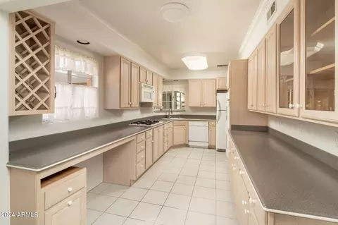 Kitchen - 3329 N 17th Dr, Phoenix, AZ 85015 photo 1 of 2