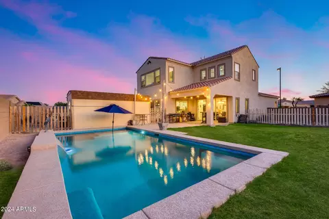 805 S 202nd Dr, Buckeye, AZ 85326