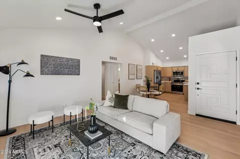 6350 N 78th St #304, Scottsdale, AZ 85250