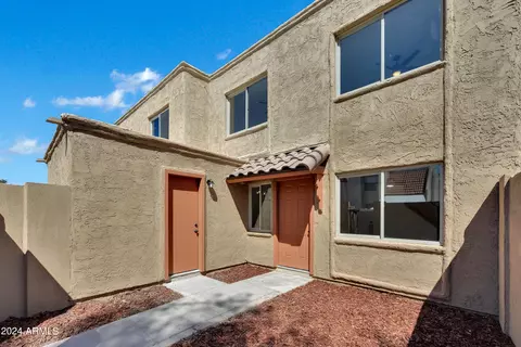 948 S Alma School Rd #66, Mesa, AZ 85210