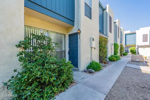 2946 N 14th St #28, Phoenix, AZ 85014