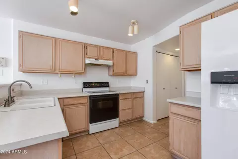 3063 Escuda Rd, Phoenix, AZ 85050 photo 9