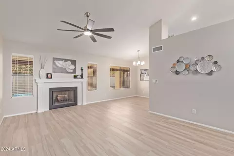 5749 E Fox St, Mesa, AZ 85205 photo 4