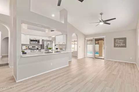 5749 E Fox St, Mesa, AZ 85205 photo 8