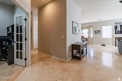4803 E Williams Dr, Phoenix, AZ 85054 photo 6