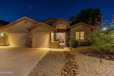 4803 E Williams Dr, Phoenix, AZ 85054 photo 2