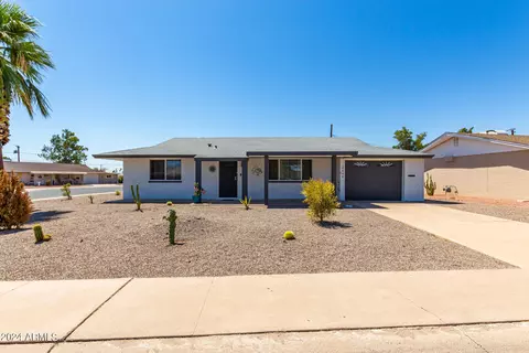 12648 N Augusta Dr, Sun City, AZ 85351