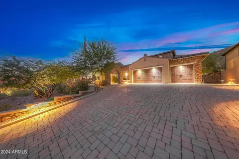 8588 W Gambit Trl, Peoria, AZ 85383