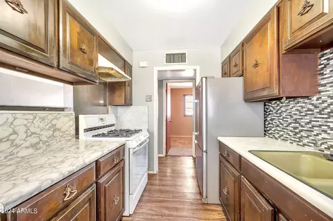 1817 E Pleasant Ln, Phoenix, AZ 85042 photo 6