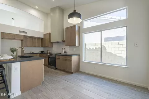 3544 E Topeka Dr, Phoenix, AZ 85050 photo 13