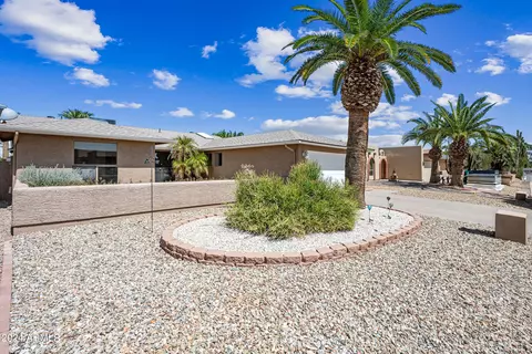 10118 E Navajo Pl, Sun Lakes, AZ 85248