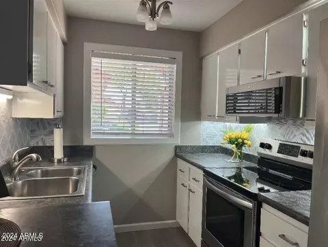 93 N Cooper Rd #17, Chandler, AZ 85225