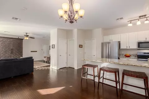 4389 E Selena Dr, Phoenix, AZ 85050 photo 4