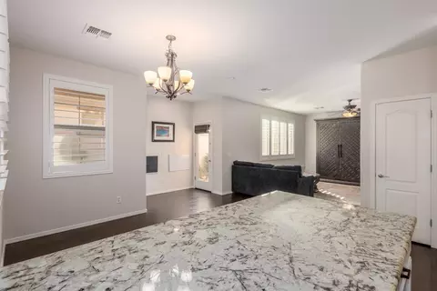 4389 E Selena Dr, Phoenix, AZ 85050 photo 9