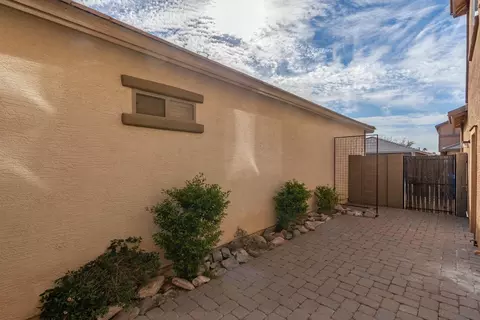 4389 E Selena Dr, Phoenix, AZ 85050 photo 25
