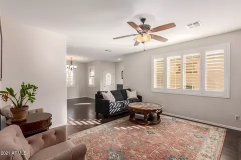 4389 E Selena Dr, Phoenix, AZ 85050 photo 11