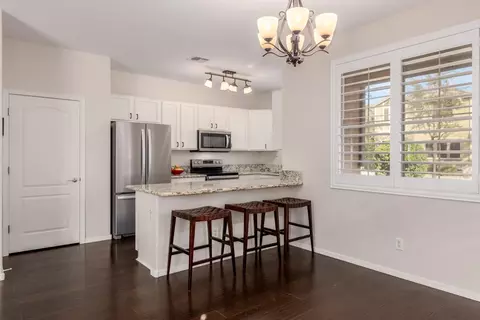 4389 E Selena Dr, Phoenix, AZ 85050 photo 5