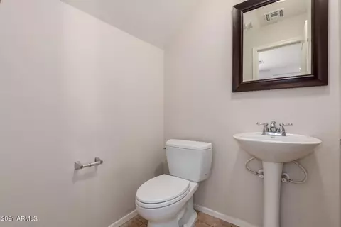 4389 E Selena Dr, Phoenix, AZ 85050 photo 13