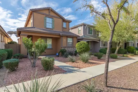 4389 E Selena Dr, Phoenix, AZ 85050 photo 2