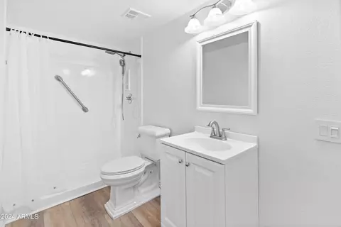 Bath - 4303 E Cactus Rd #441, Phoenix, AZ 85032 photo 1 of 3