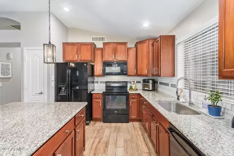 9904 El Moro Ave, Mesa, AZ 85208 photo 5