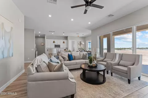 28228 N 213th Dr, Wittmann, AZ 85361