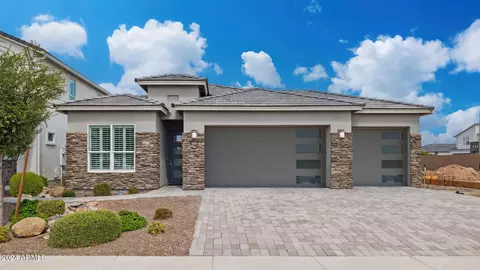 10476 W Harmony Ln, Peoria, AZ 85382