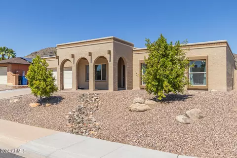 4366 E Sunrise Dr, Phoenix, AZ 85044 photo 3