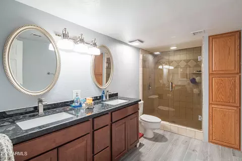 Bath - 3731 Equestrian Trl, Phoenix, AZ 85044 photo 1 of 4