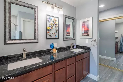Bath - 3731 Equestrian Trl, Phoenix, AZ 85044 photo 4 of 4
